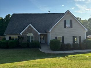 1045 Jefferson Walk Cir, Jefferson, GA 30549