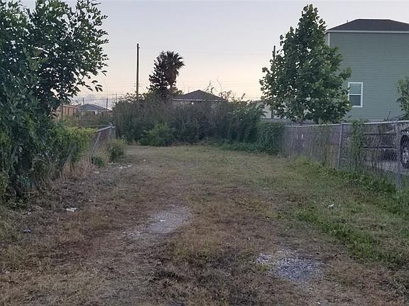 5th image of 6424 Heards Ln