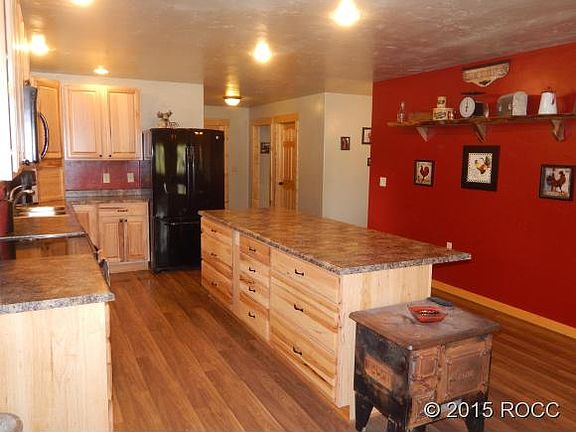 5th image of 247 Peakview Dr
