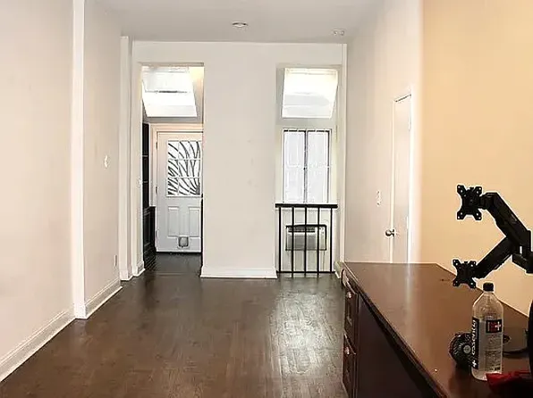 135 West 24th Street image 1 of 8