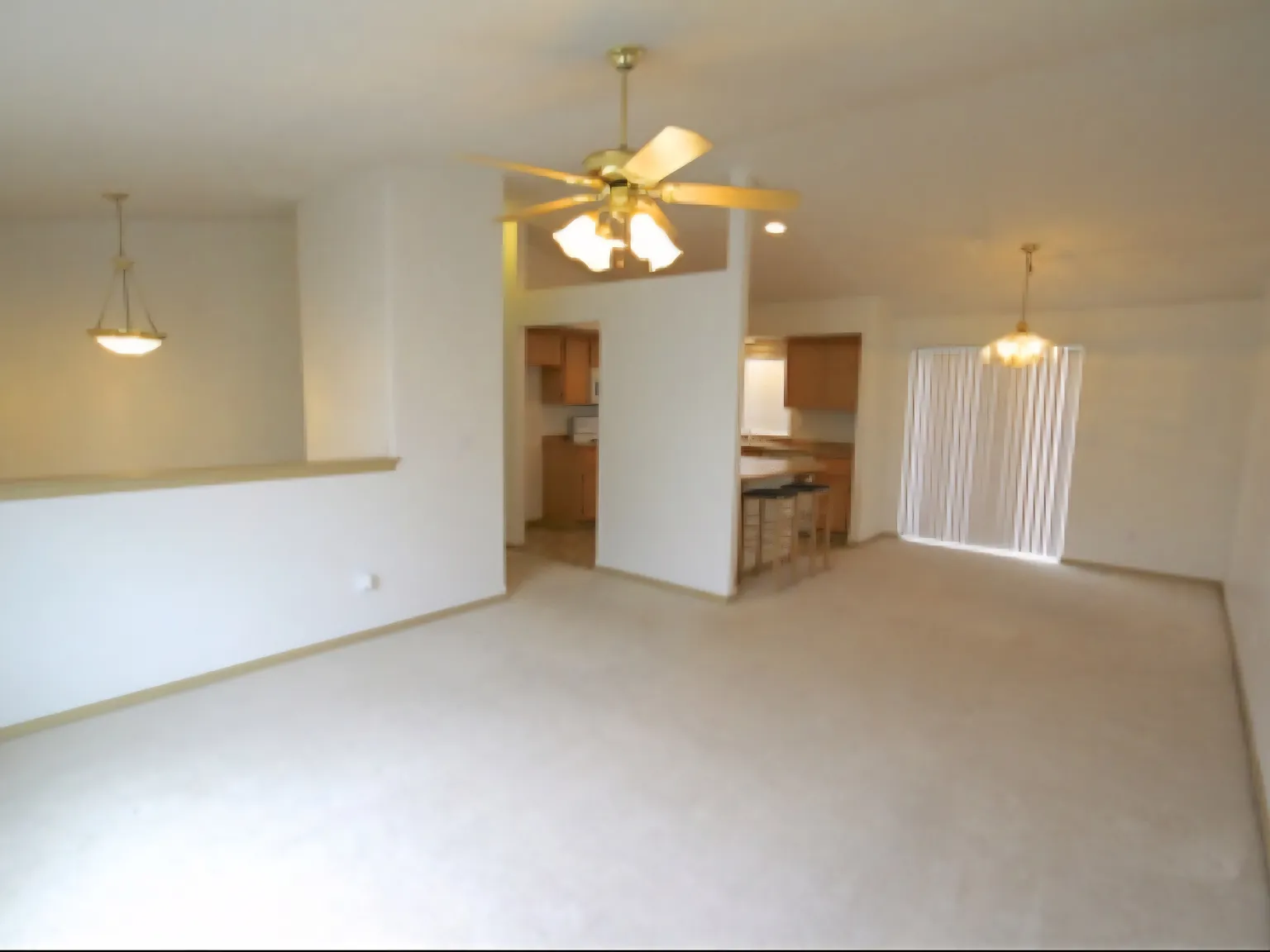 4 bed, 1682 sqft, $2,790 — Photo 3