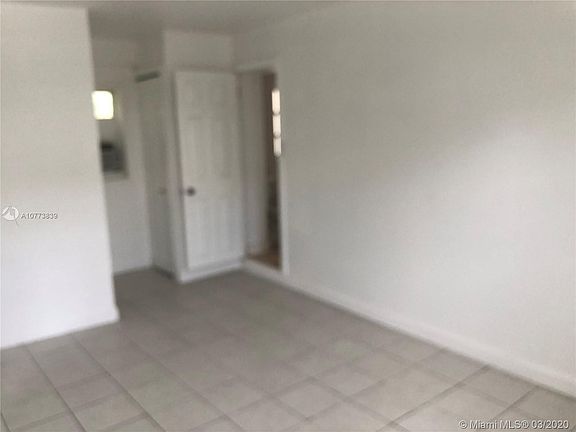 2nd image of 409 N Hibiscus Dr #101