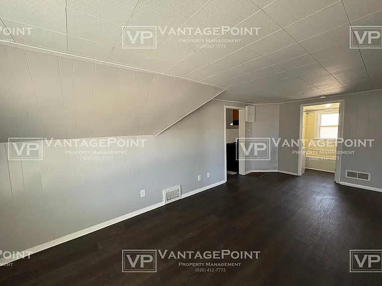945 Velp Ave — Photo 7
