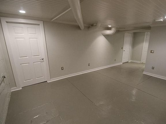 2nd image of 1901 Deer Park Ave #4