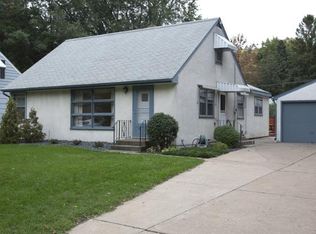 904 County Road B2 W, Roseville, MN 55113
