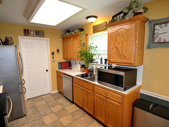 4th image of 10132 Dipple Dr