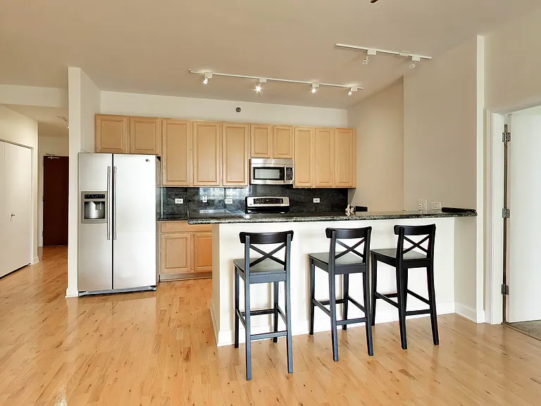 1322 S Prairie Ave #607 — Photo 7