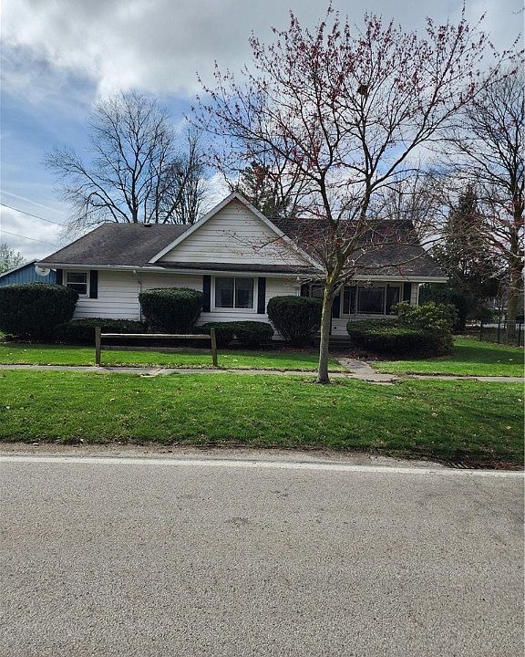2nd image of 406 E 3rd St
