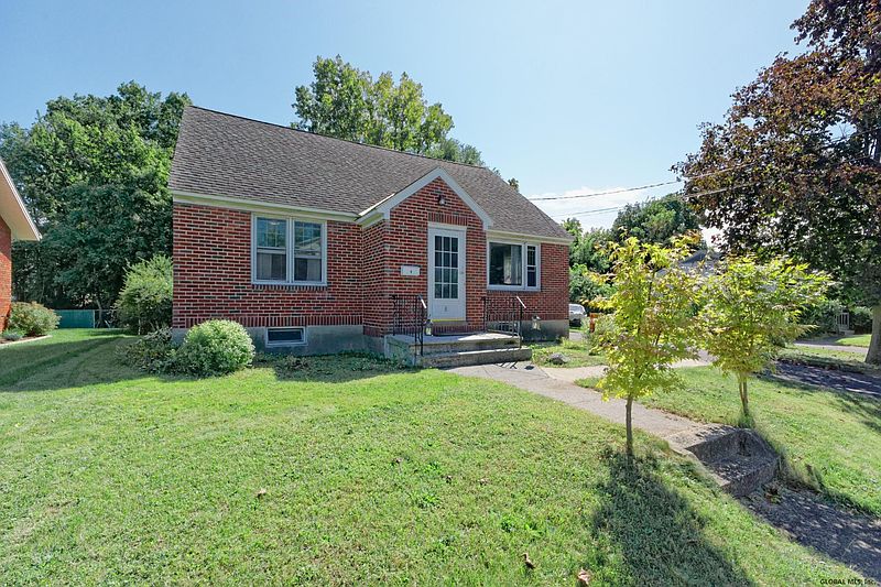 3rd image of 8 N ELMHURST Avenue