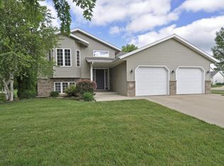 2920 Darcy Dr NE, Rochester, MN 55906