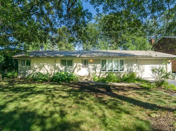 305 Montclare Ln, Wood Dale, IL 60191