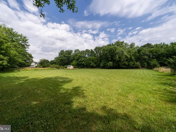 36 S Loudoun St #A, Lovettsville, VA 20180