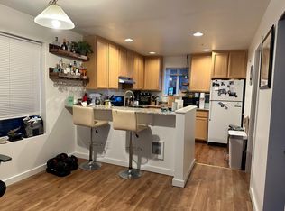 925 N 35th St APT 4, Seattle, WA 98103