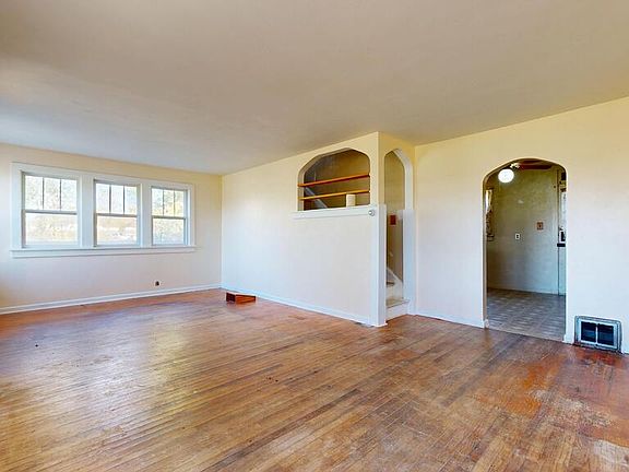 5th image of 1101 Lucas Rd