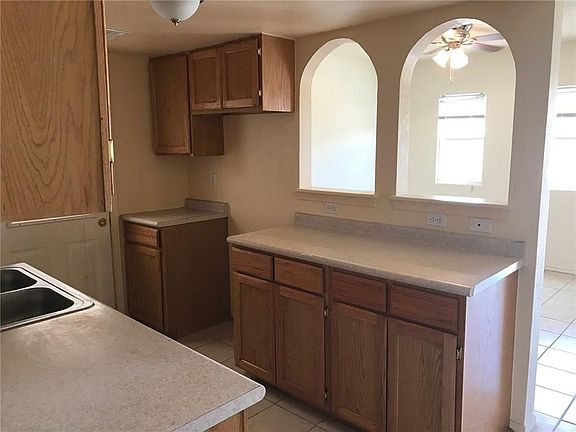 2nd image of 3529 Oasis Dr