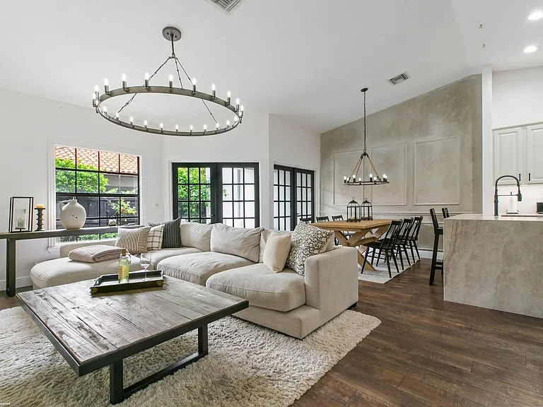 13504 Fountain View Blvd — Photo 3