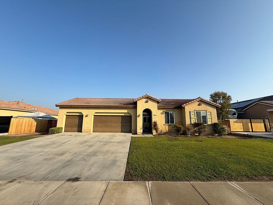 1st image of 15922 Carparzo Dr