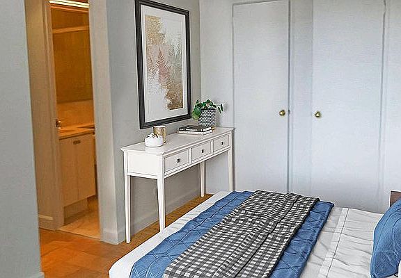 4th image of 320 E 46th St APT 17g