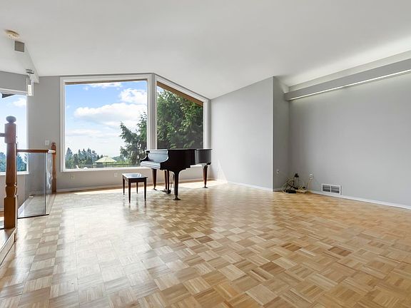 2nd image of 33330 Hodson Pl