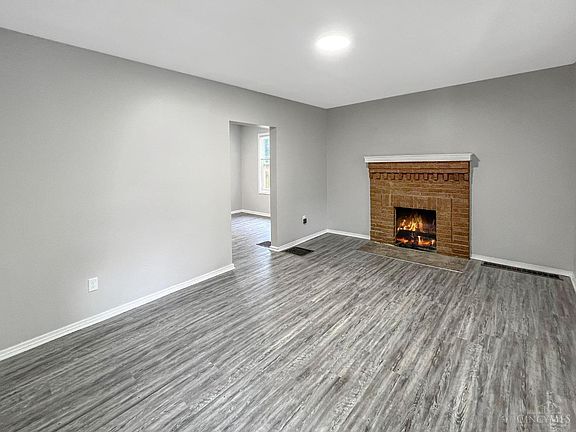 3rd image of 8201 Burns Ave