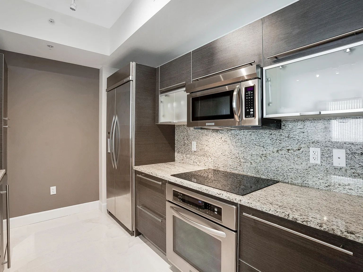 2 bed, 2.0 bath, 1120 sqft, $5,000 — Photo 1