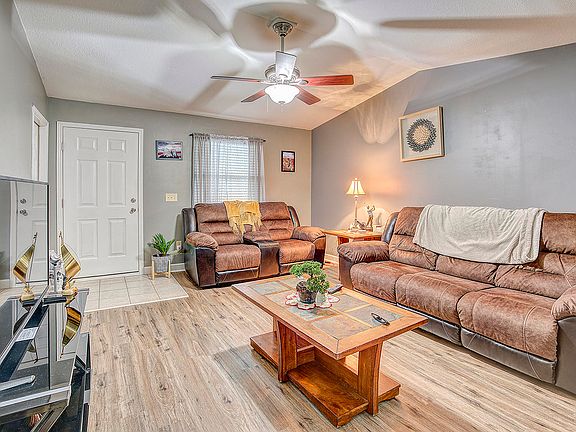3rd image of 106 Haley Cir #106