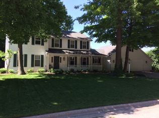 2046 Autumn Leaves Cir, Green Bay, WI 54313