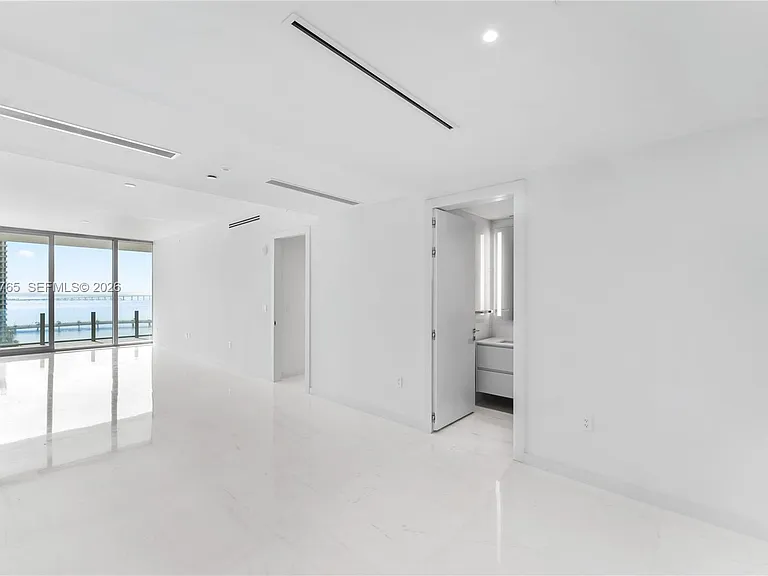 300 Biscyane Boulevard Way #1202 — Photo 3