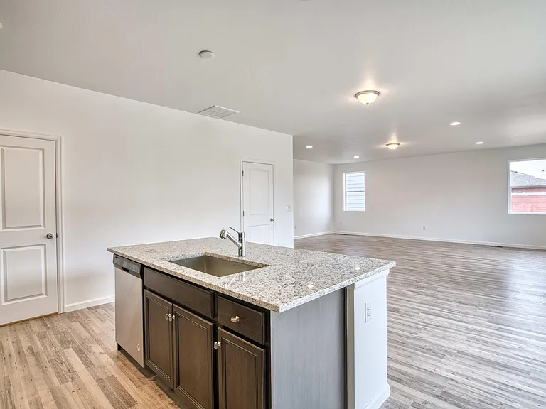 14693 Guernsey Dr — Photo 10