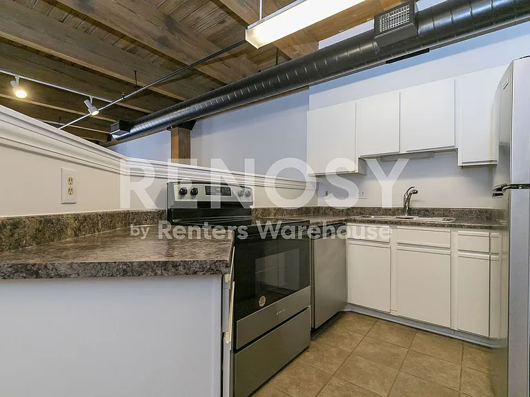 700 Broadway Blvd #210 — Photo 3