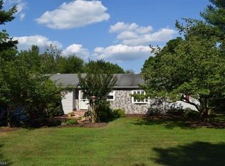 4 Appollo Pl, Clinton, NJ 08809