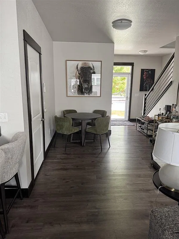 3 bed, 1450 sqft, $2,895 — Photo 2