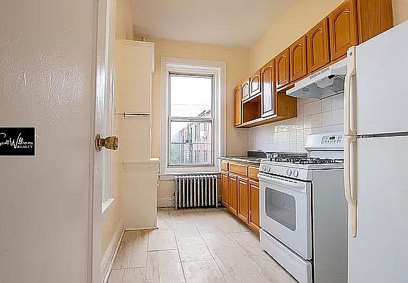 2nd image of 355 Franklin Ave #6