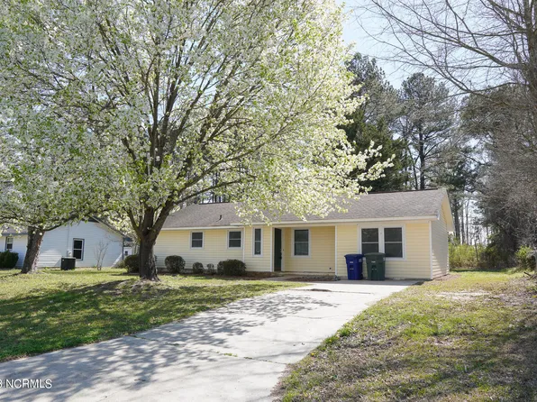 674 Hill Road Circle Circle, Ayden, NC 28513