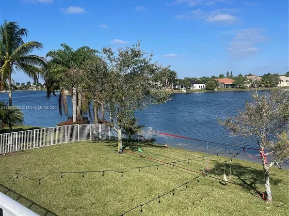 13791 NW 19th Ct, Pembroke Pines, FL 33028