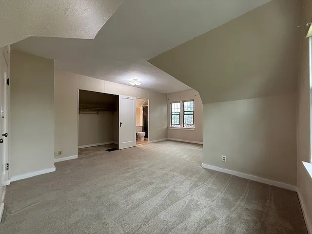 4006 N Addison St — Photo 9