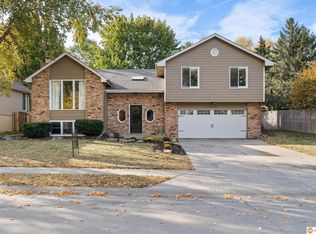 15219 Charles St, Omaha, NE 68154