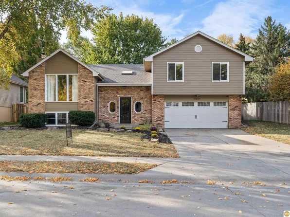 15219 Charles St, Omaha, NE 68154