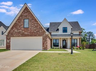 579 Lessie Dr, Stonewall, LA 71078