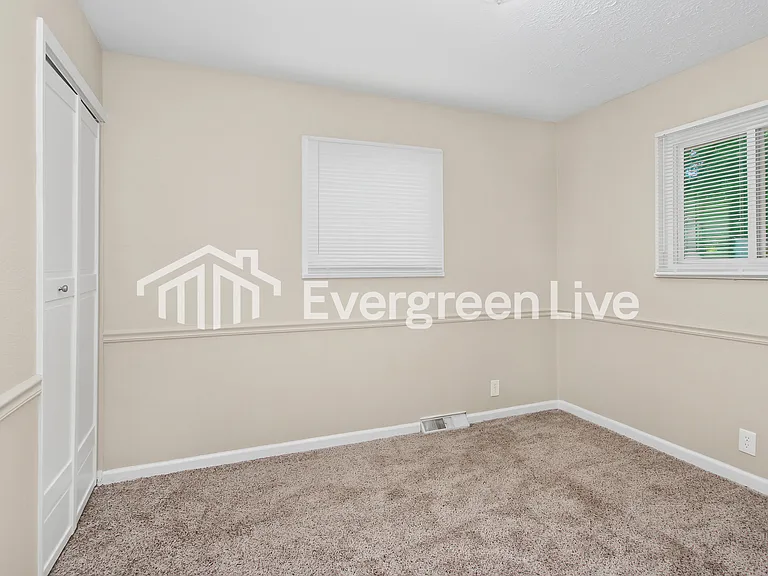 6632 W 13th St — Photo 8