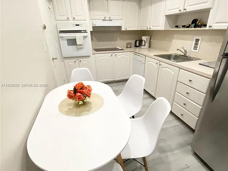 4001 S Ocean Dr #4M — Photo 3