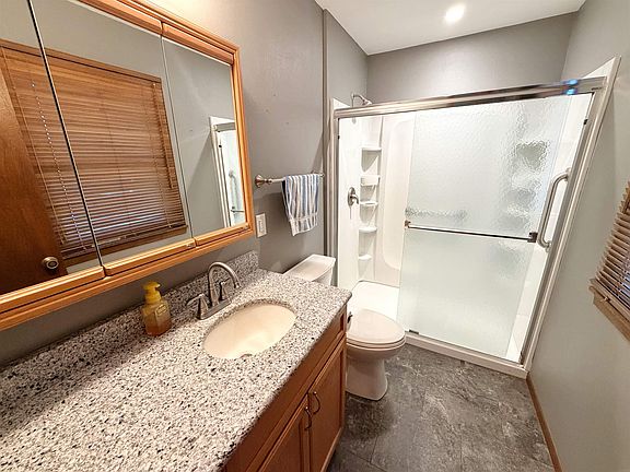 3rd image of 903 Pine Ridge Ct