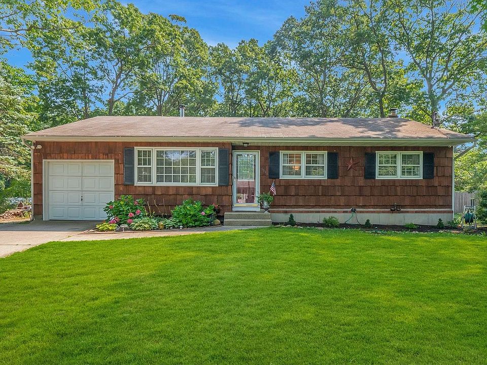 154 Auborn Avenue, Shirley, NY 11967 Zillow