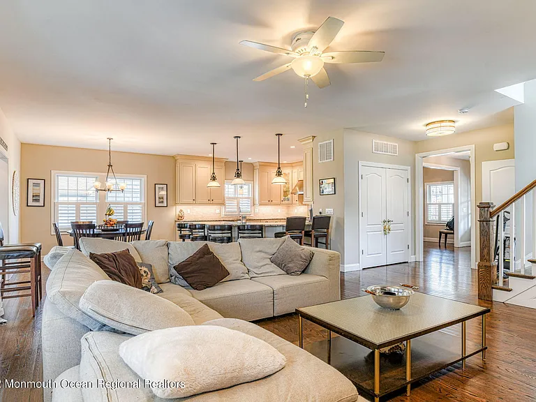 346 South Blvd — Photo 18