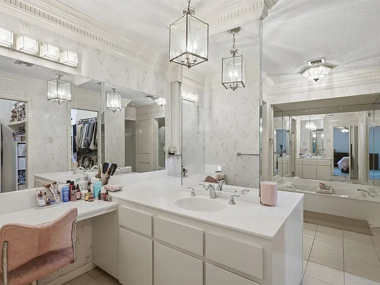 321 Champions Colony St #III — Photo 11