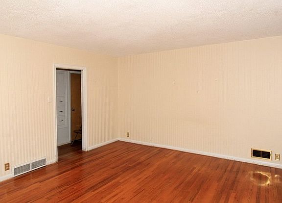 3rd image of 2165 E Sherman Ave