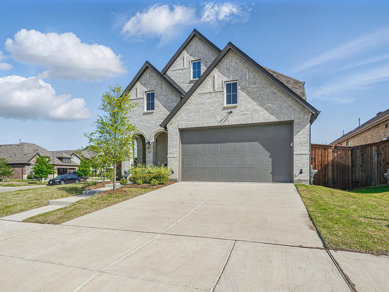 4 bed, 3.5 bath, 2386 sqft, $2,950 — Photo 3