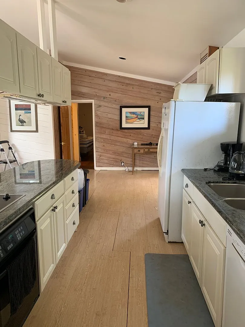 Great Kahana Home- 50 yards to the beach! — Photo 1
