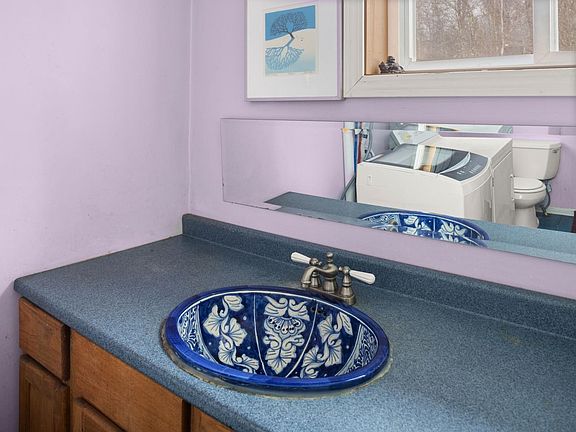 4th image of 298 Biddle Road