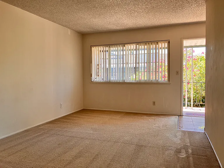 626 Pinewood Dr #3 — Photo 3